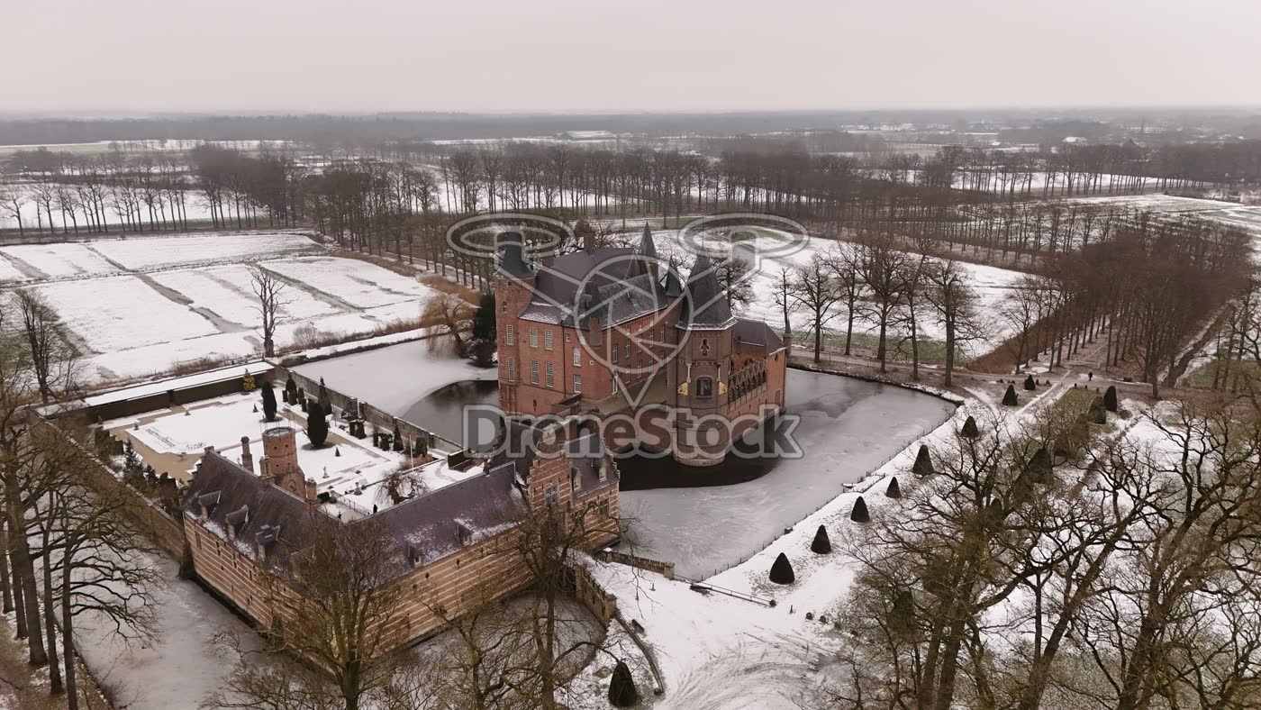 Kasteel Heeswijk in sneeuw