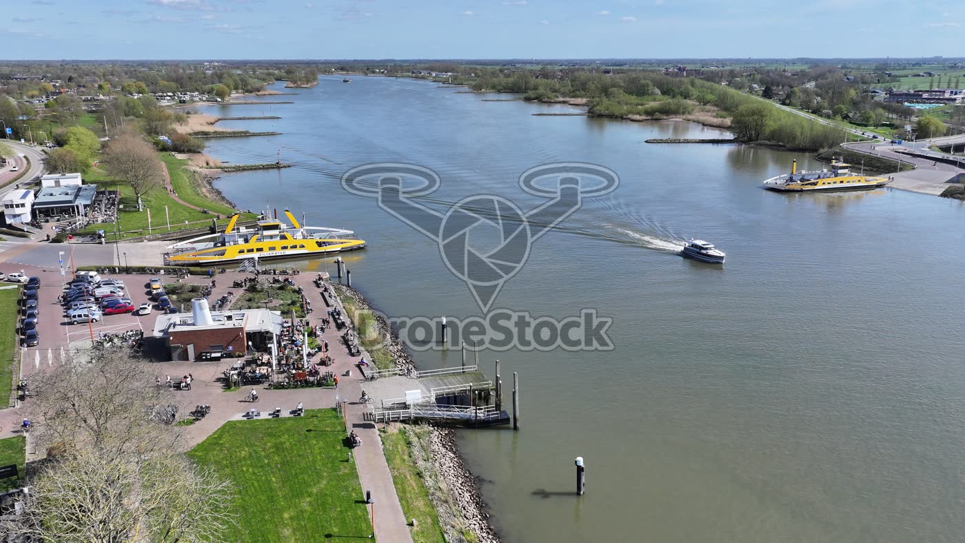 Veerboten bij Veerdienst Schoonhoven