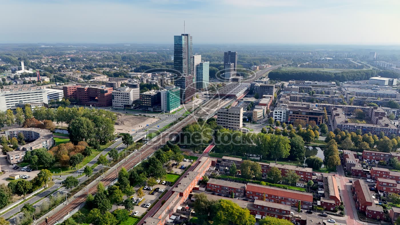 Station Almere Centrum met kantoortorens