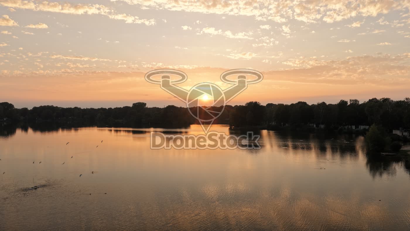 Zonsondergang boven meer bij De Huttenheugte, Dalen