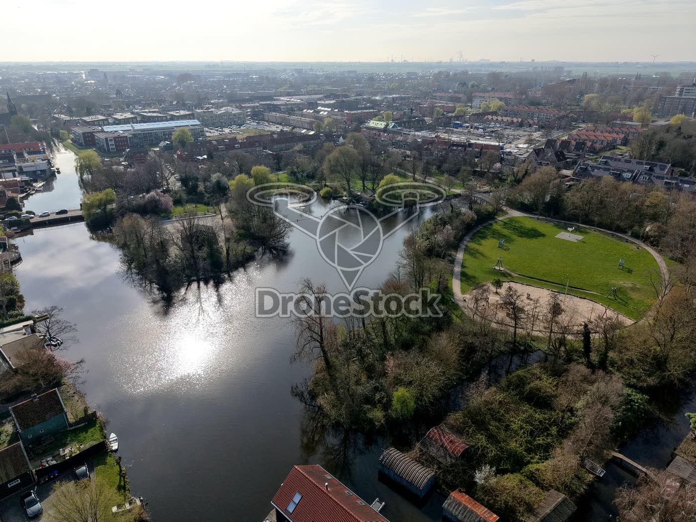Agathepark met vijver in Krommenie