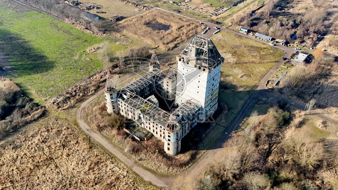 Vervallen kasteel bij Almere