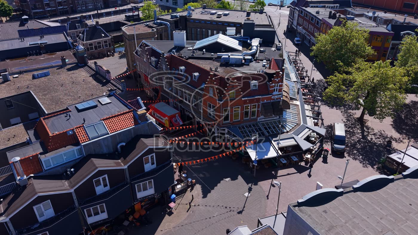 De Dam met cafés in centrum Zaandam 3