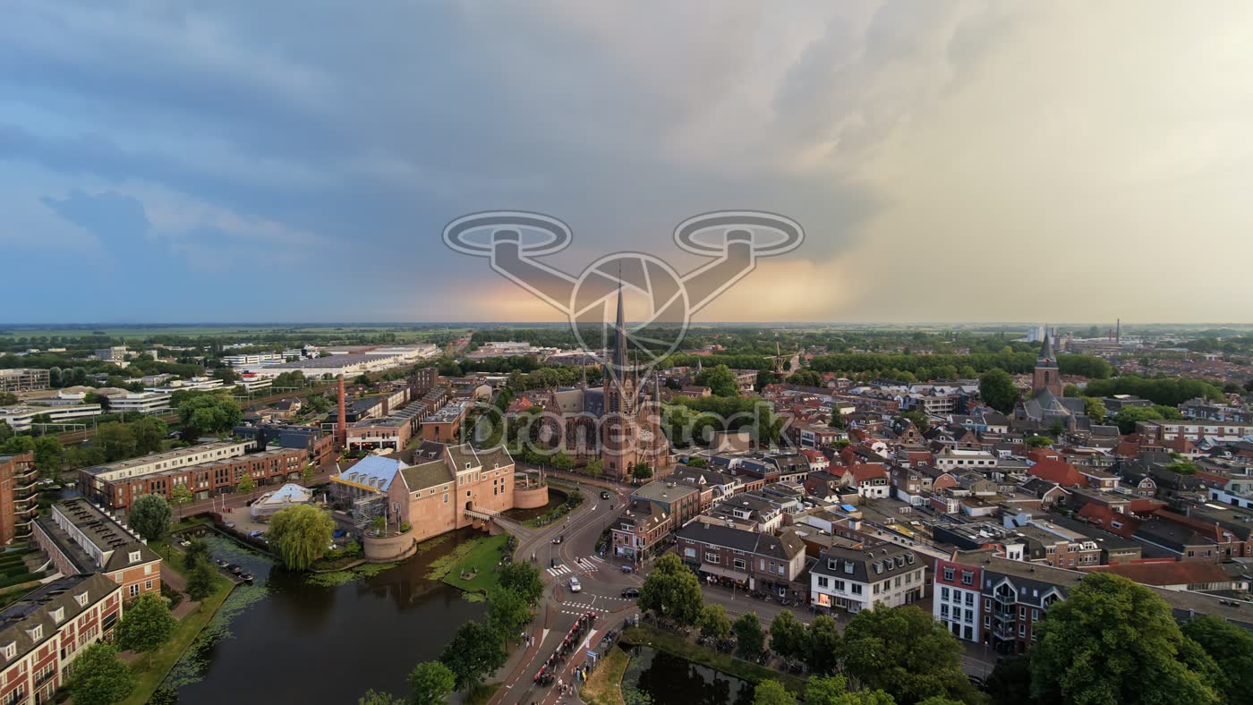 Woerden met naderende storm