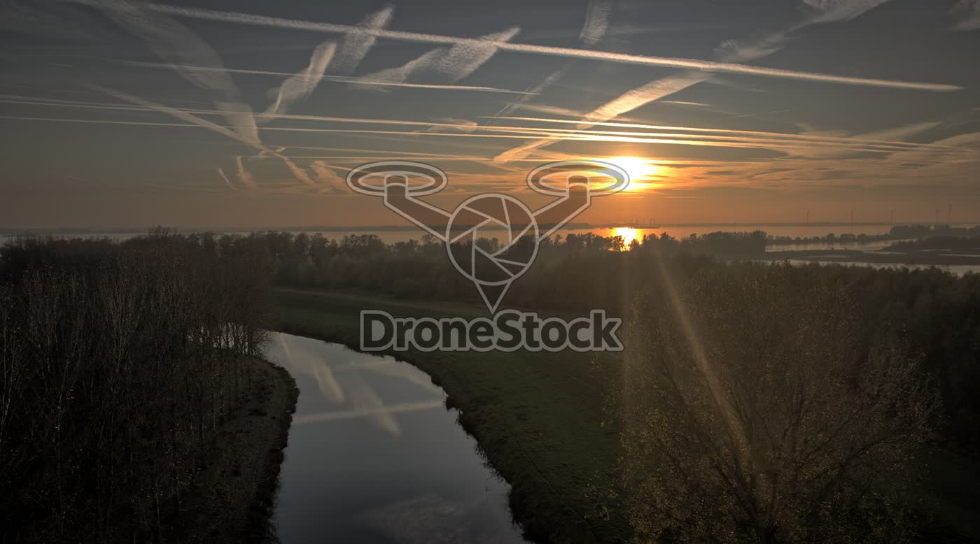 Zonsondergang bij Numansdorp, Schuringse haven