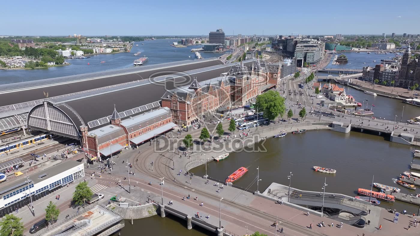 Amsterdam Centraal bij Stationsplein 2