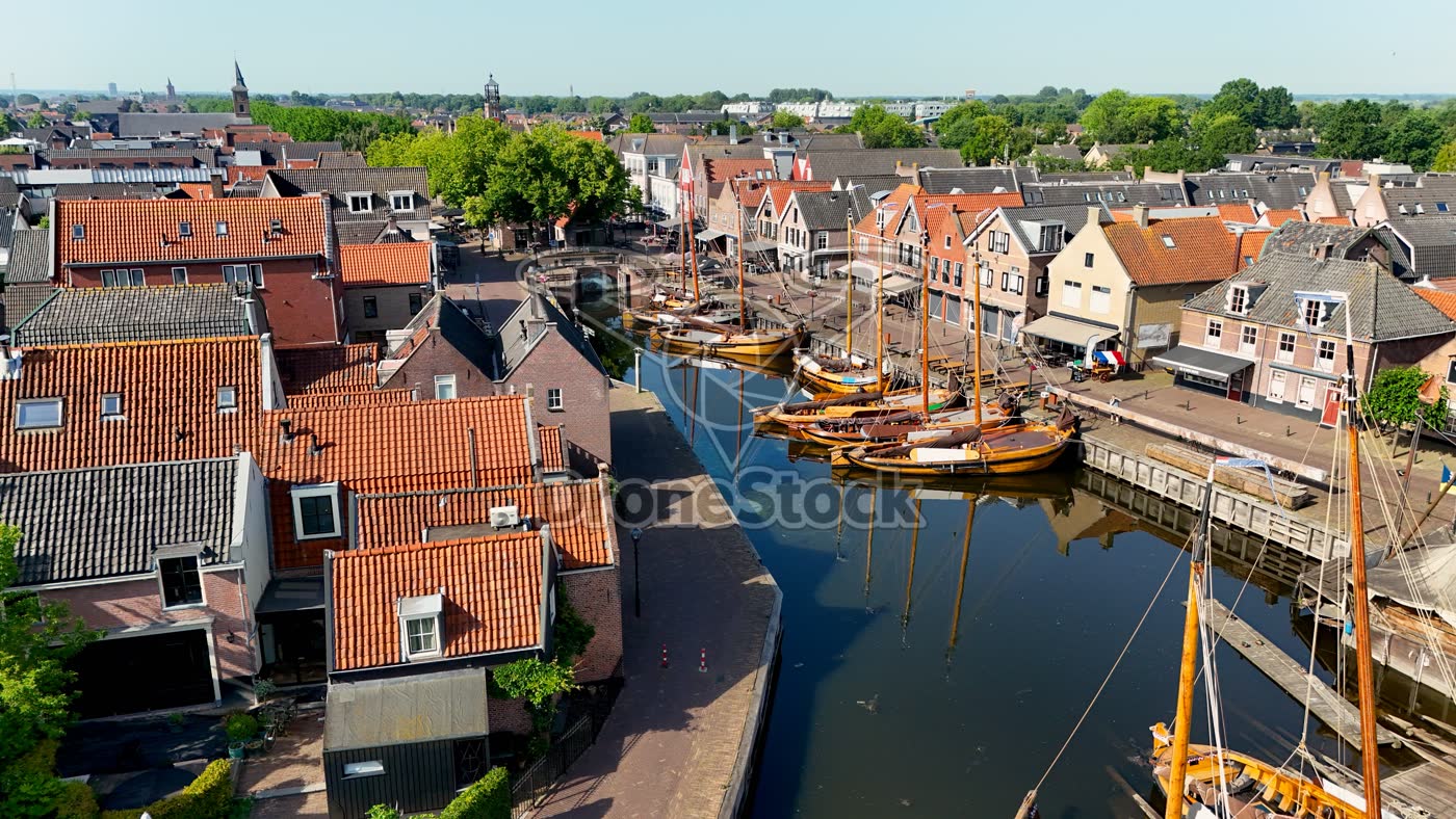 Botters in de haven van Bunschoten-Spakenburg
