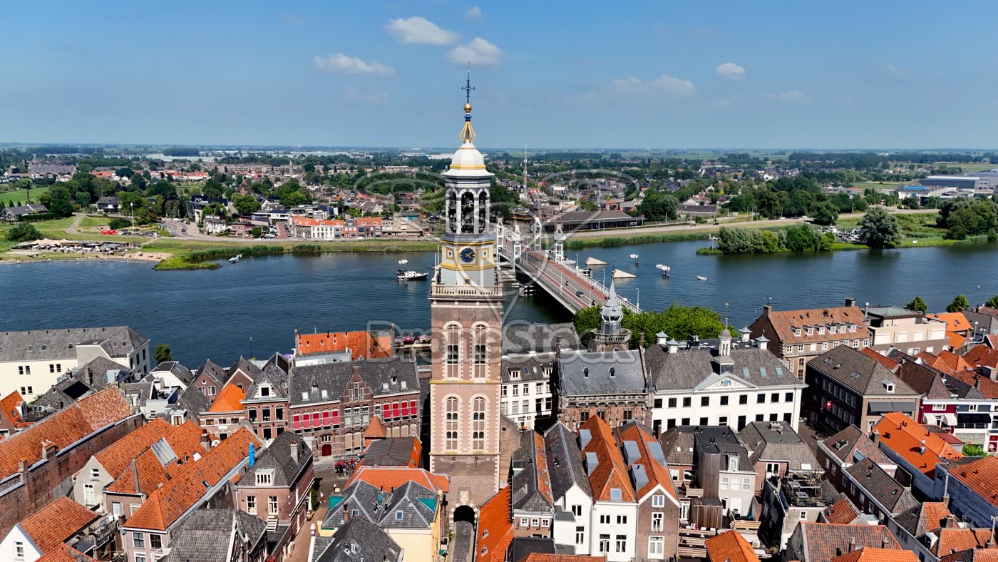 De Nieuwe Toren, Kampen