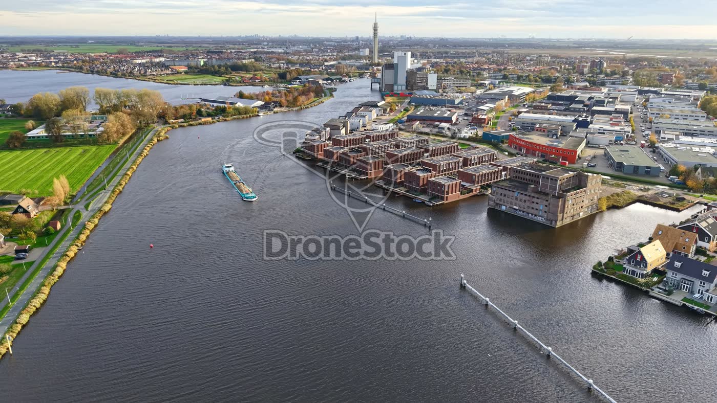 Brokking aan de Zaan met waterwoningen in Wormerveer 2