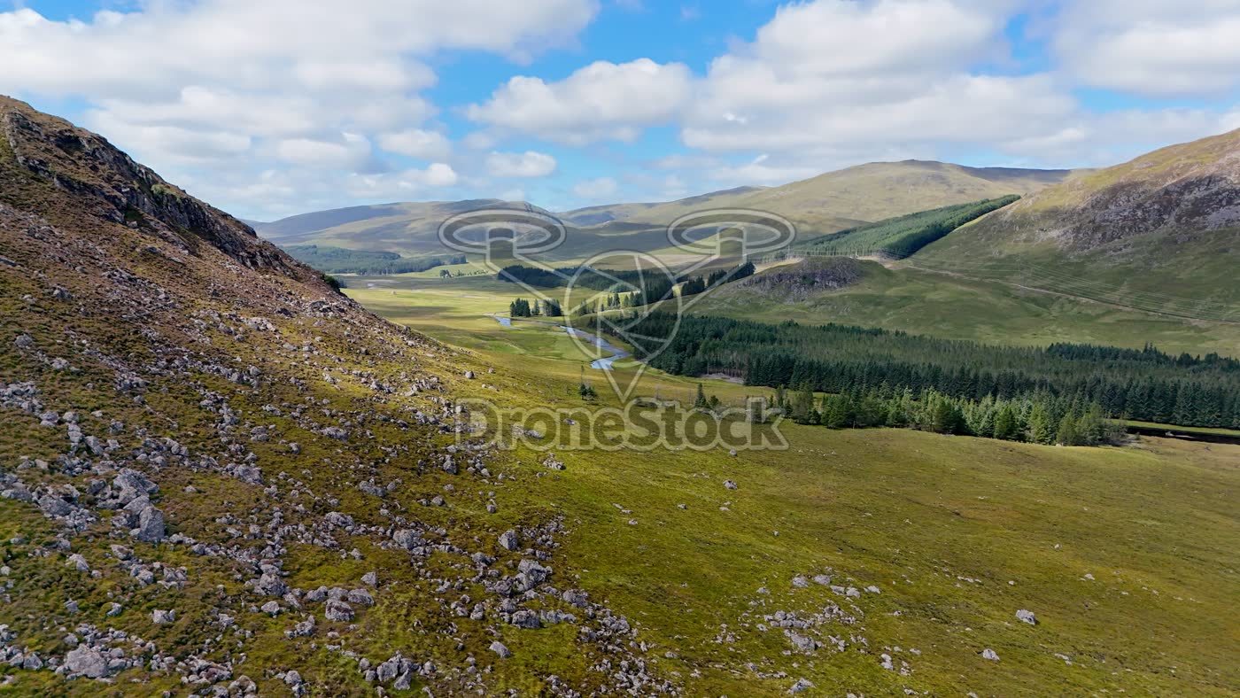 Schotland Melgarve Dal met kronkelende rivier, Highland