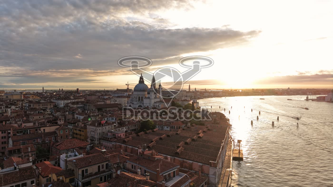 Canal della Giudecca en Santa Maria della Salute in Venetië