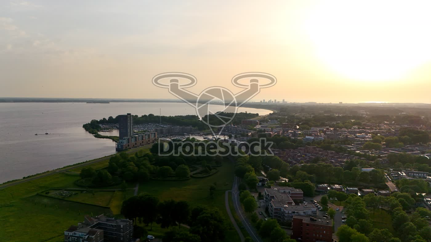 Almere Haven bij zonsondergang