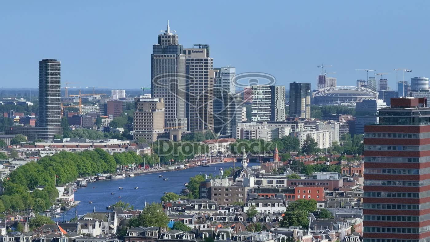 Amstel met Amsterdamse skyline en Johan Cruijff ArenA 3