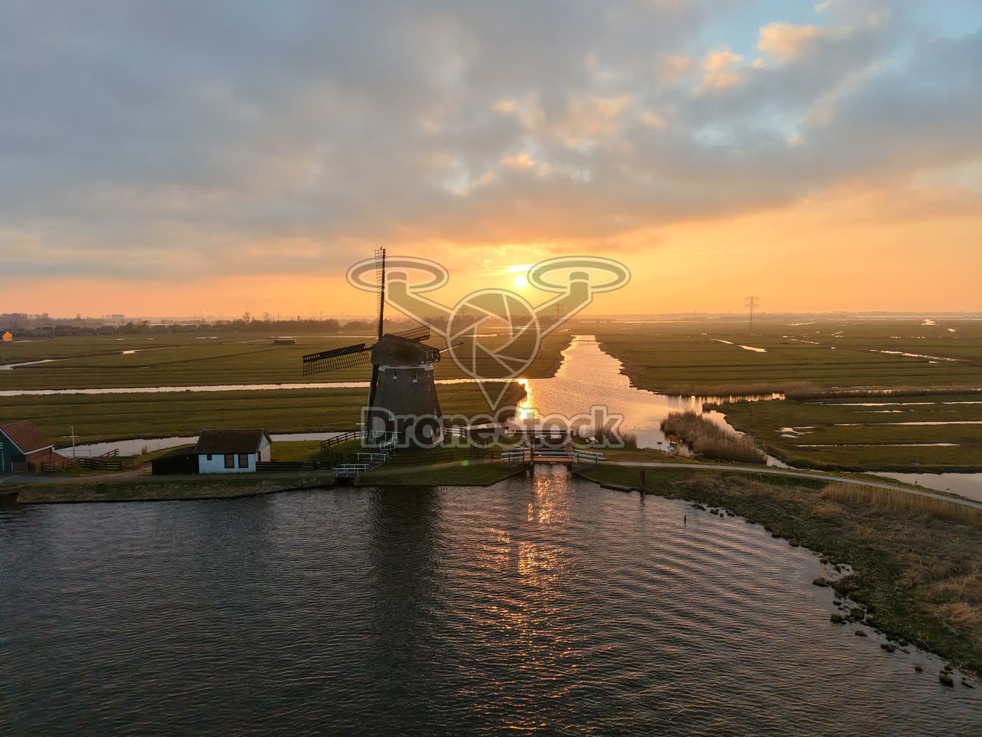 Poldermolen De Woudaap bij Krommeniedijk 3