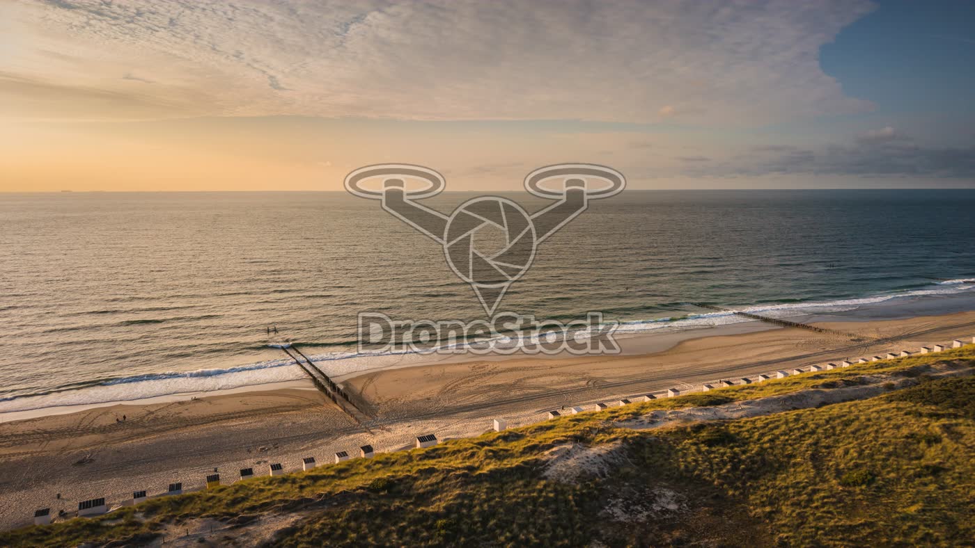 Zonsondergang aan het strand bij Oostkapelle.