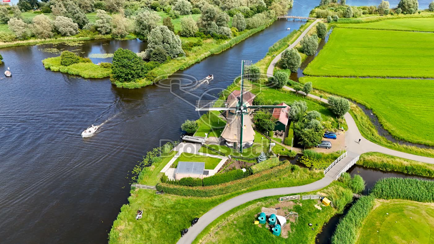 Leiden - Warmond Broekdijkmolen vooraanzicht