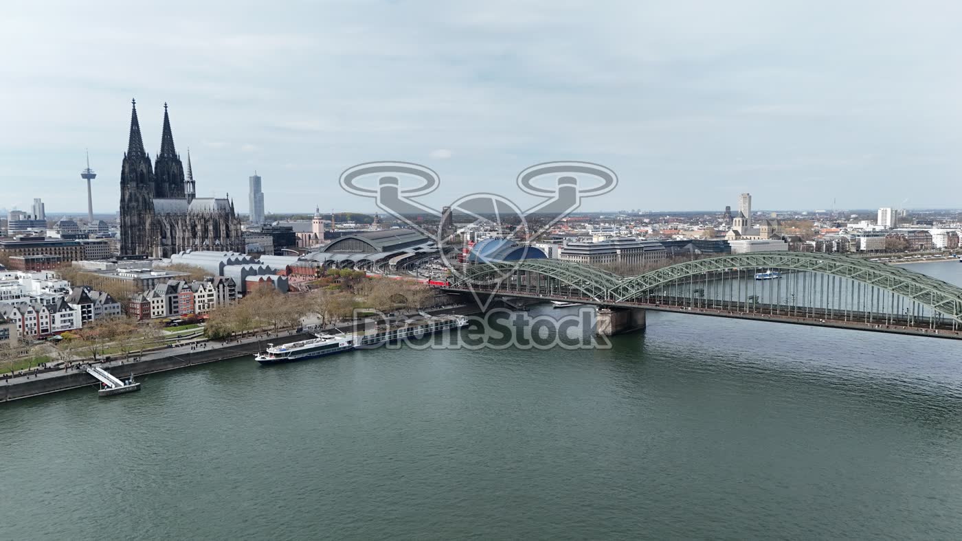 Kölner Dom en Hohenzollernbrücke