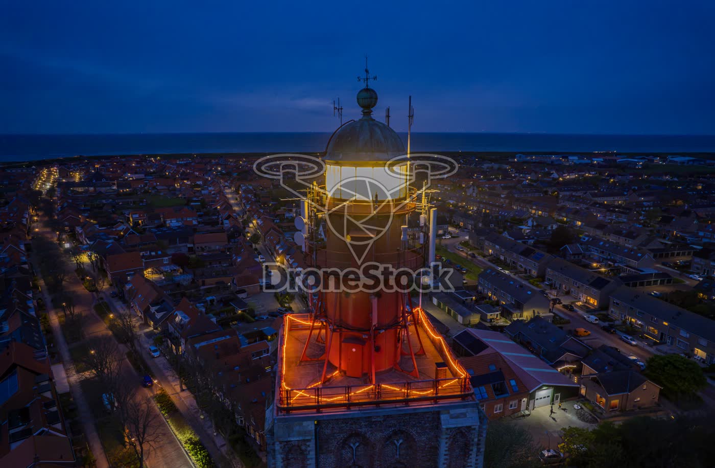 Sfeervolle close-up avondopname van vuurtoren Het Hoge Licht Westkapelle