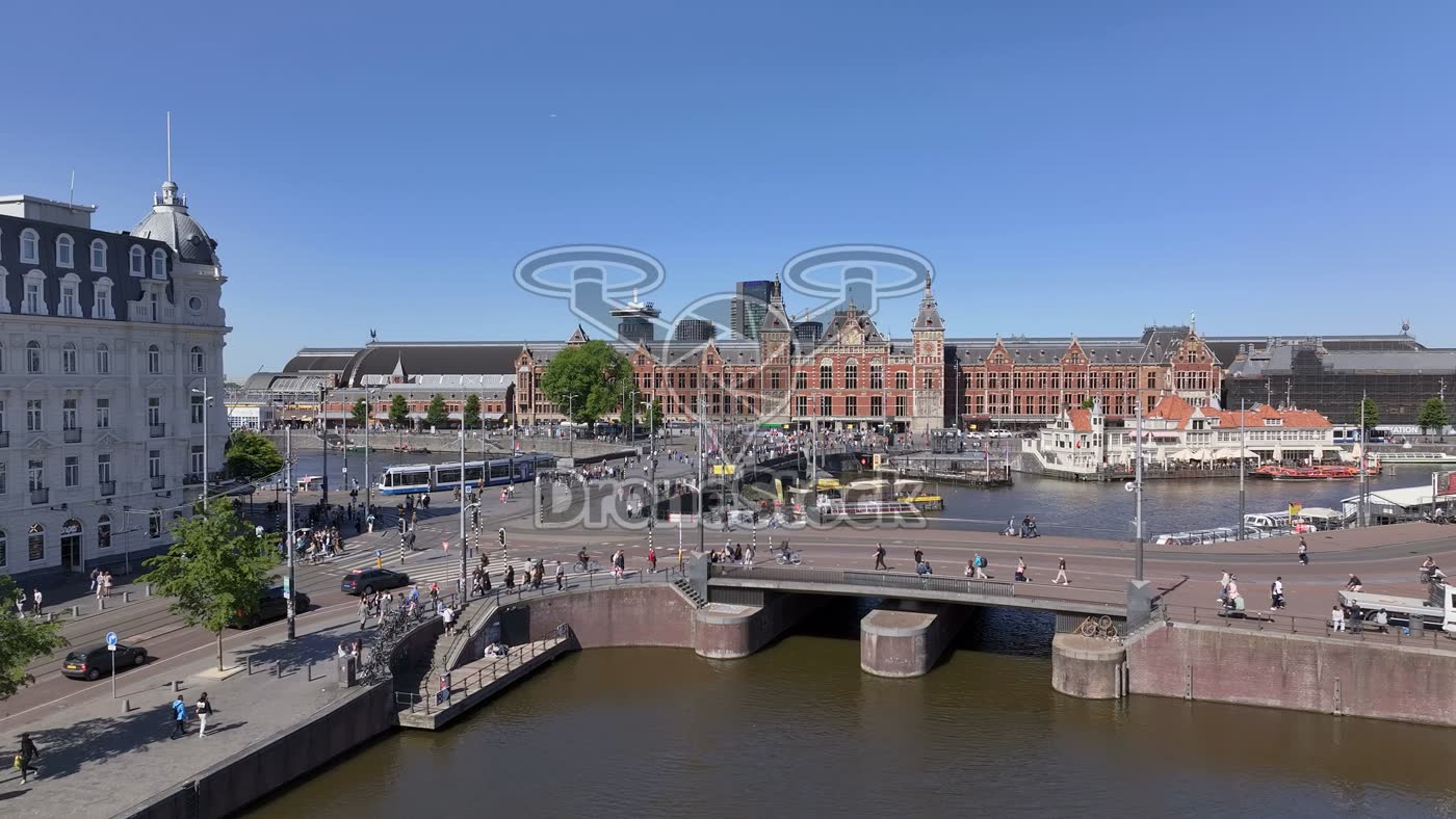 Amsterdam Centraal aan het Open Havenfront 10