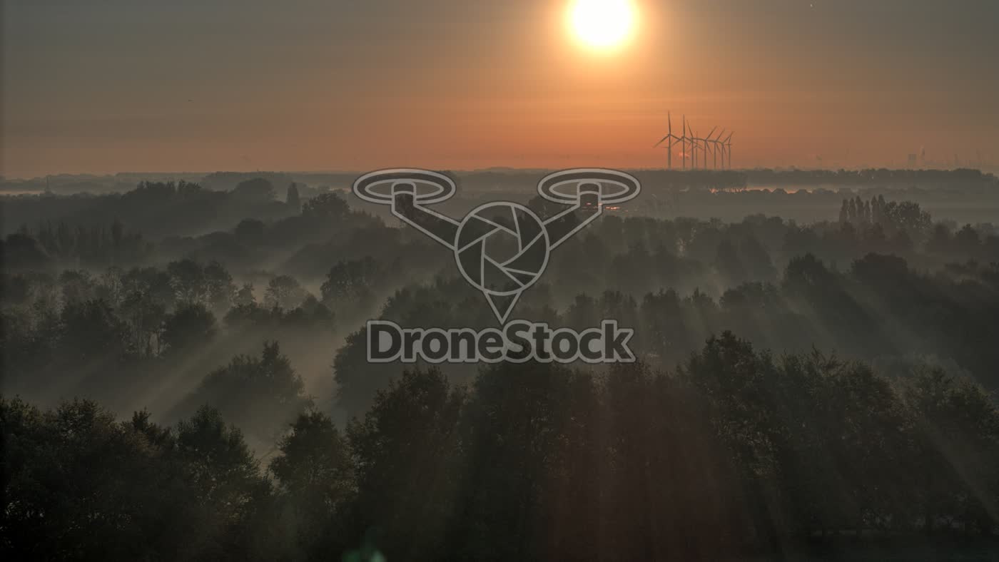 Mistige ochtend boven de golfbaan van Cromstrijen 2
