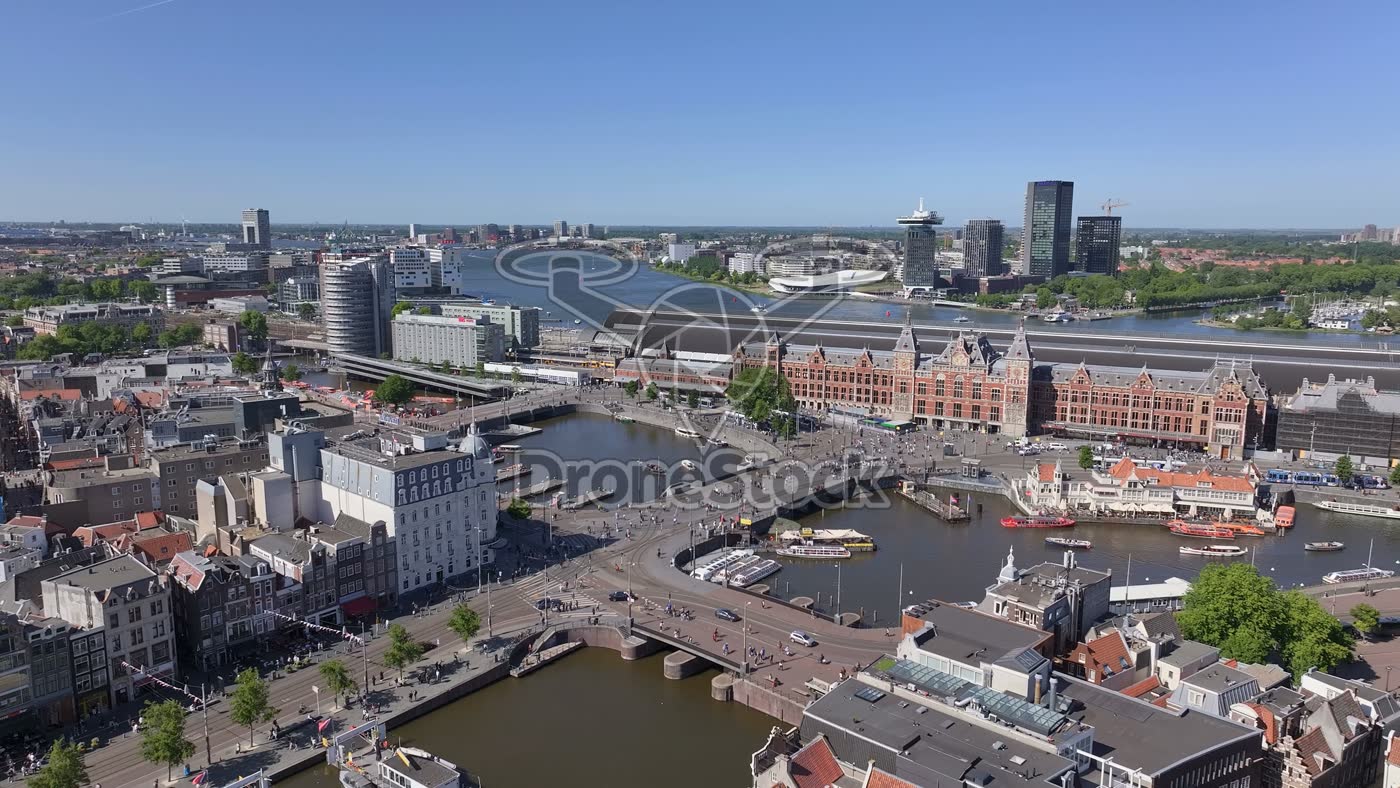 Amsterdam Centraal bij het IJ 9