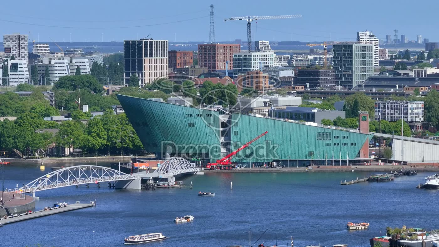 NEMO Science Museum bij Oosterdok 4