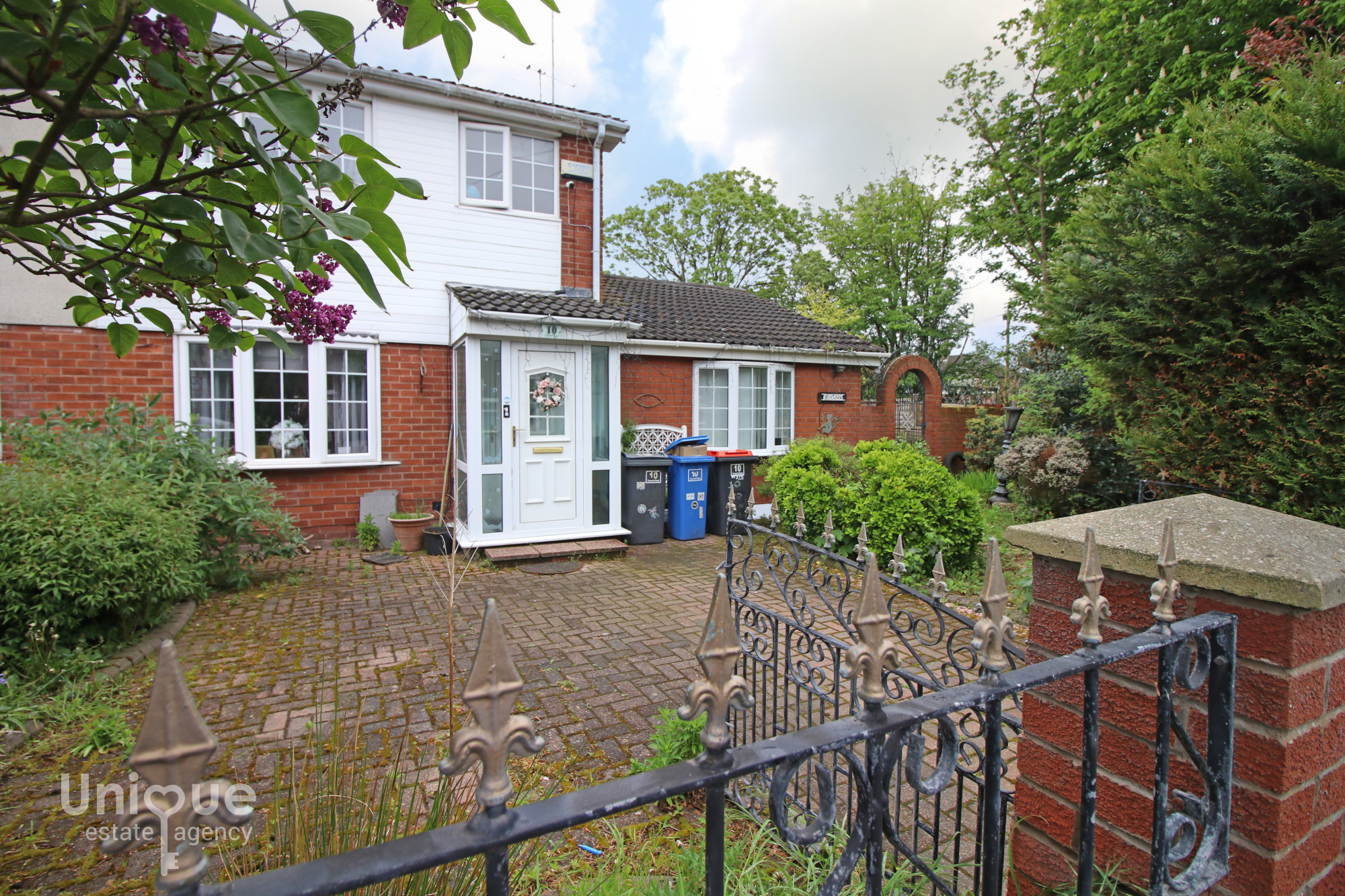 4 Bed Semidetached House Trunnah Road ThorntonCleveleys FY5 Unique