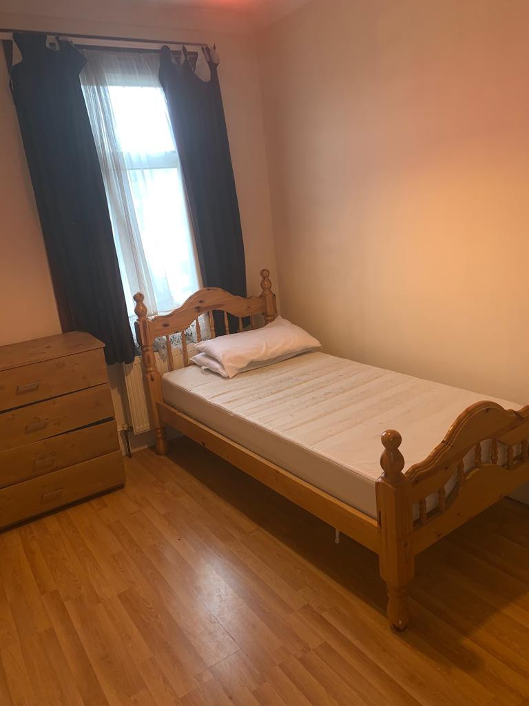 Stanhope Gardens, IG1 3LQ
