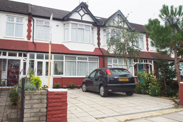 Halstead Road, N21 3DT