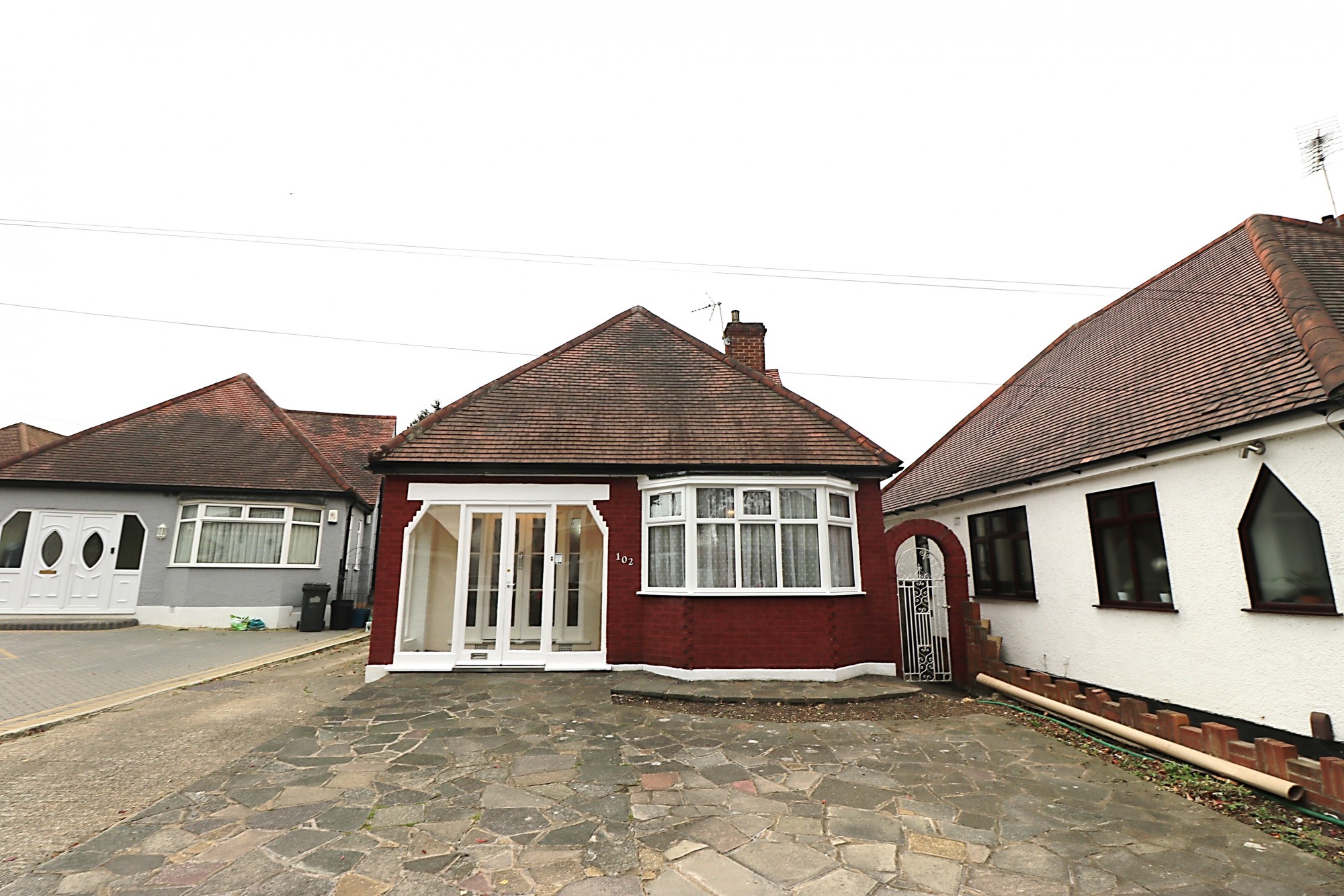 Clayhall, IG5 0DL