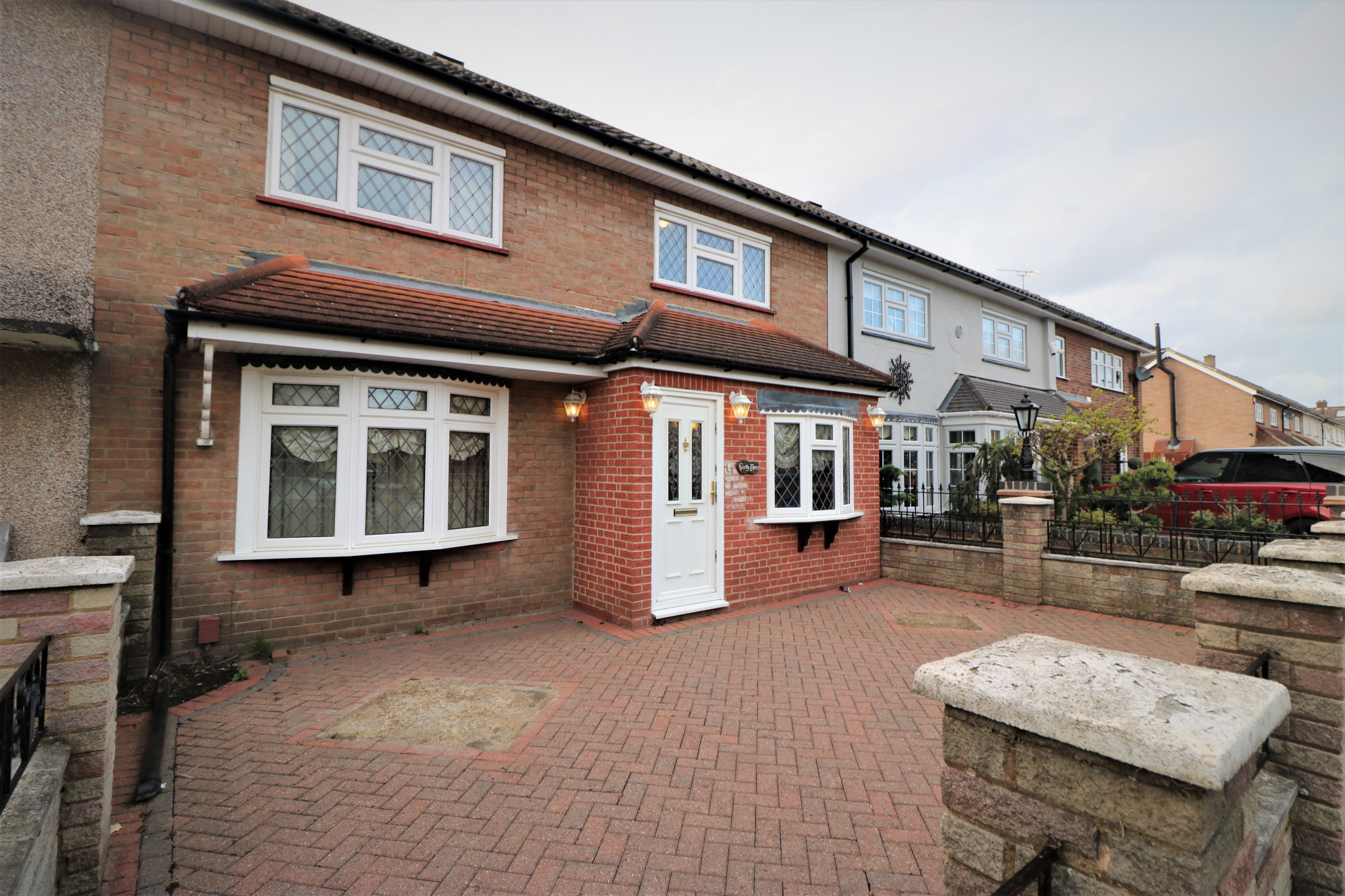 Harlow Road, RM13 7UB
