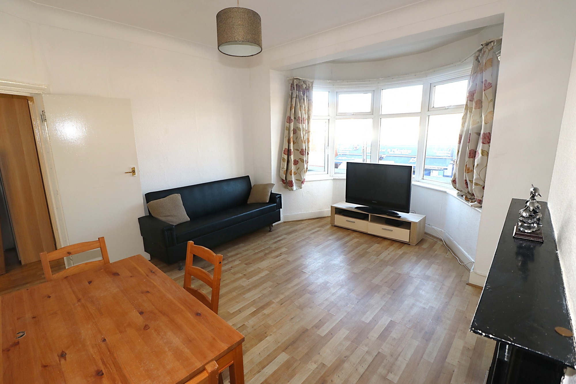 Beehive Lane, IG4 5DR