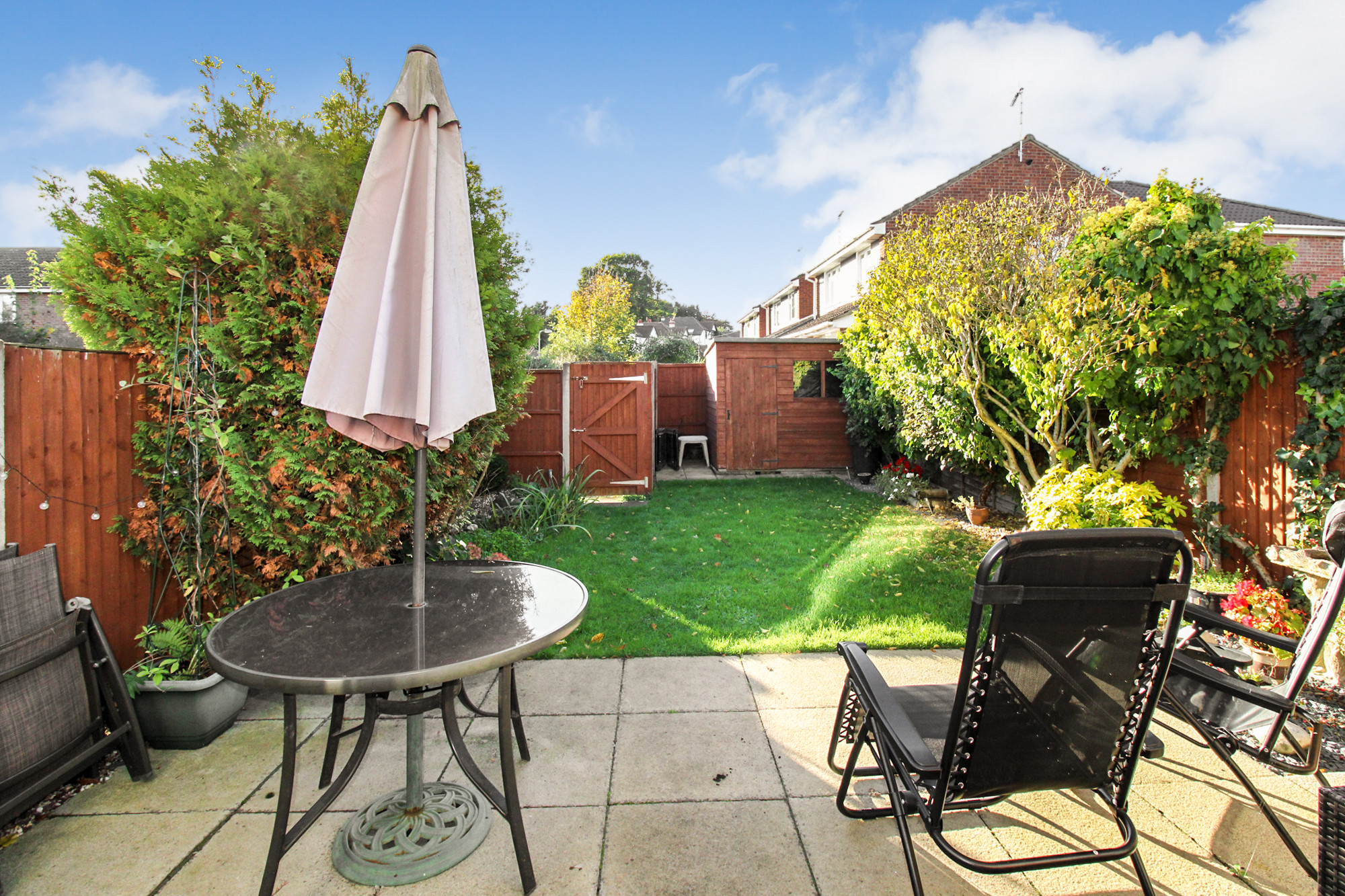 3 Bed House Woburn Avenue Farnborough GU14 Greg James Estate Agents