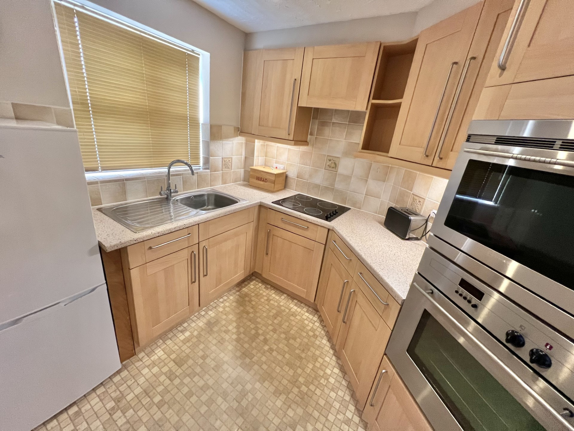 2 Bed Apartment Sovereign Court Cleveleys FY5 3PH The Square Room