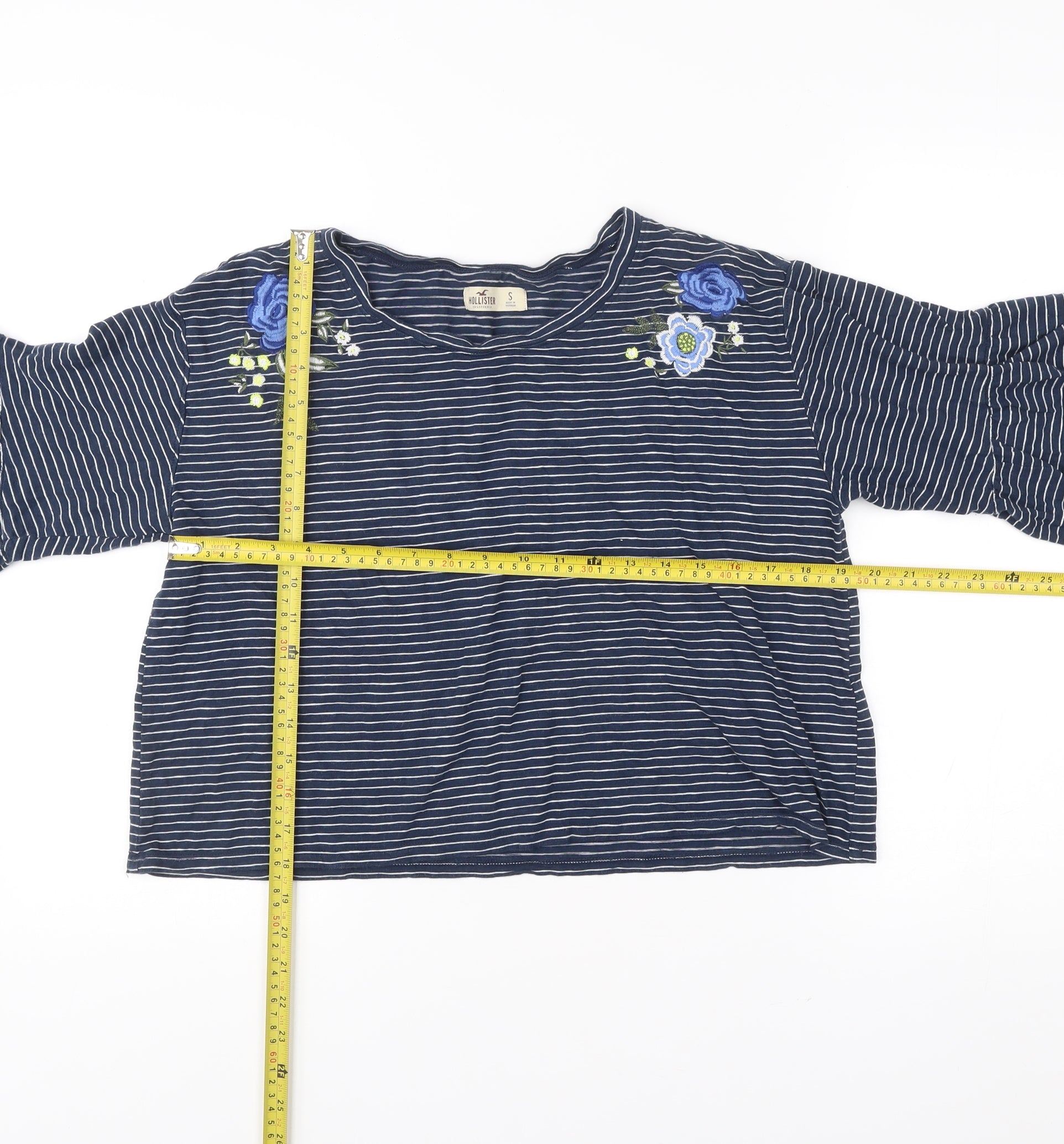 Womens Hollister Size S Cropped Blouse Blue Striped Boat Neck 3/4 Sleeve Casual - label detail