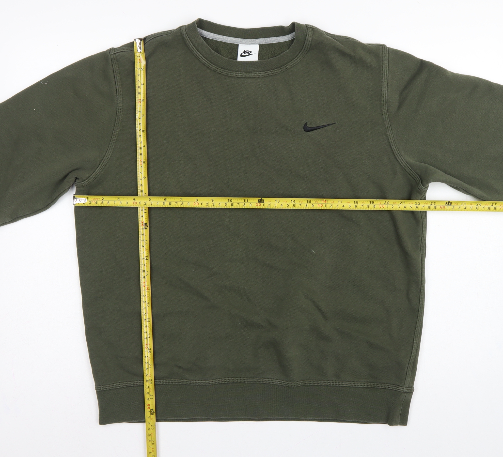 Nike Mens Pullover Sweatshirt Size L Green Long Sleeve All Seasons Logo - label detail