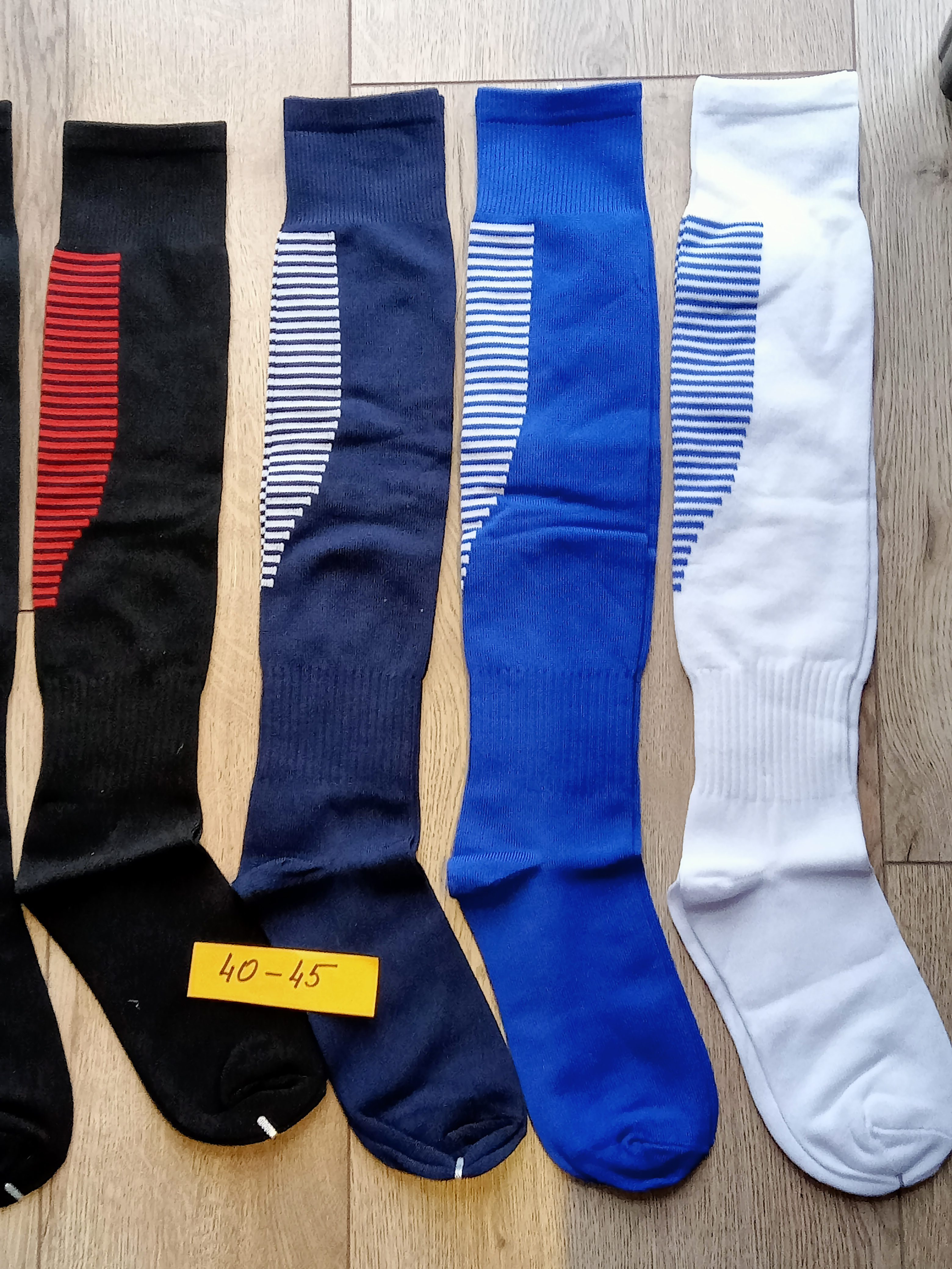 Гетры футбольные размер 40-45 цвета в ассортименте<span> - </span>Черный-красный