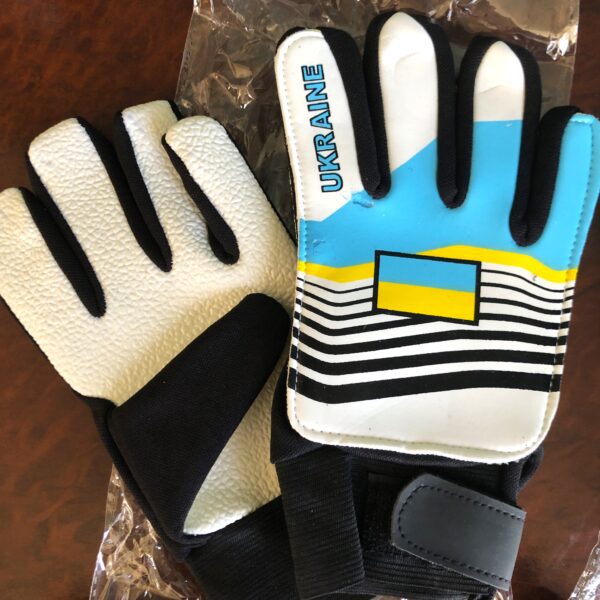 Перчатки вратарские детские UKRAINE размер 5-8 цвета в ассортименте
