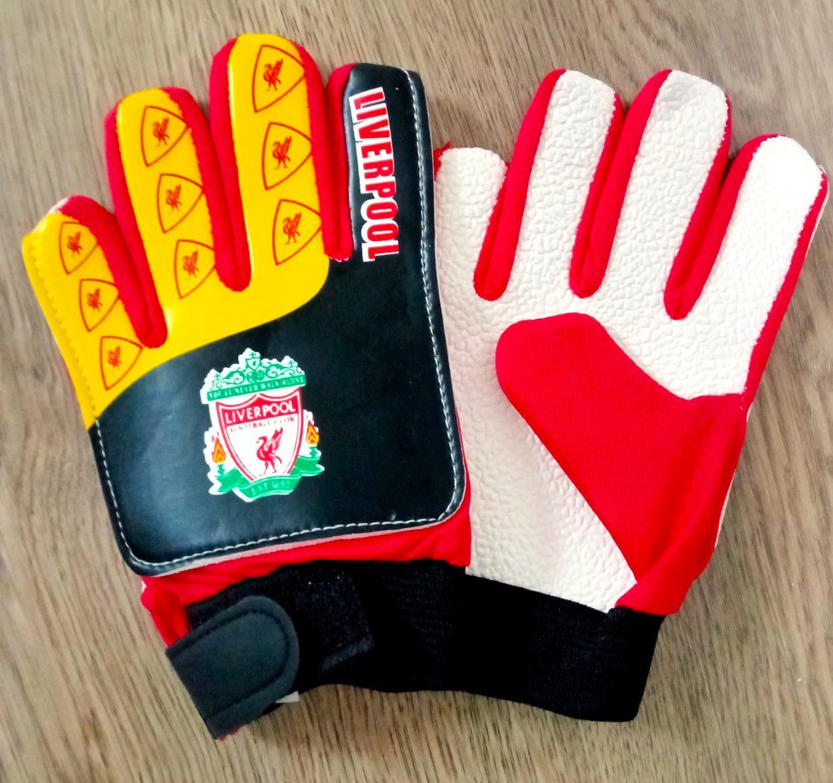 Рукавички воротарські дитячі BAYERN MUNCHEN розмір 6-8 кольорів в асортименті