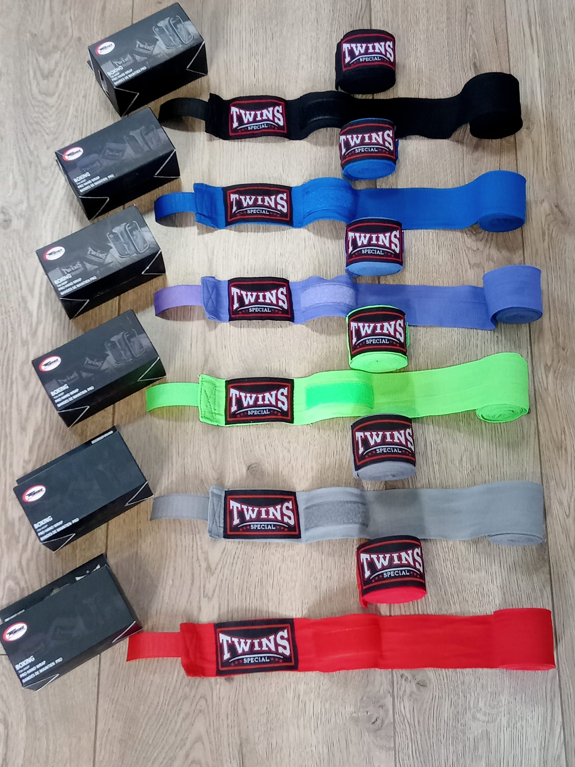 Бинти боксерські бавовна з еластаном TWINS (4метри) кольору в асортименті.