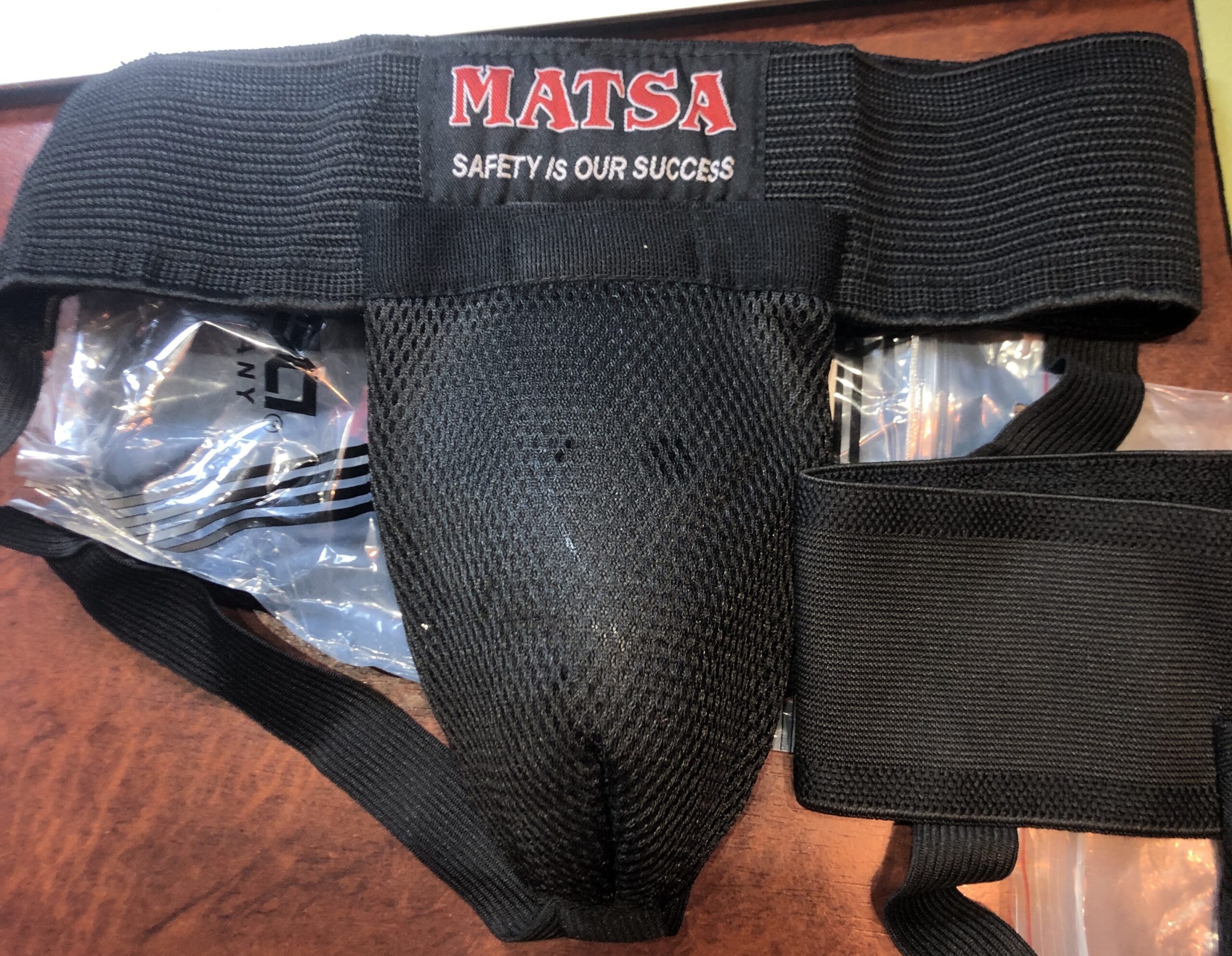 Захист паху чоловічий VENUM розміри М-L, білий