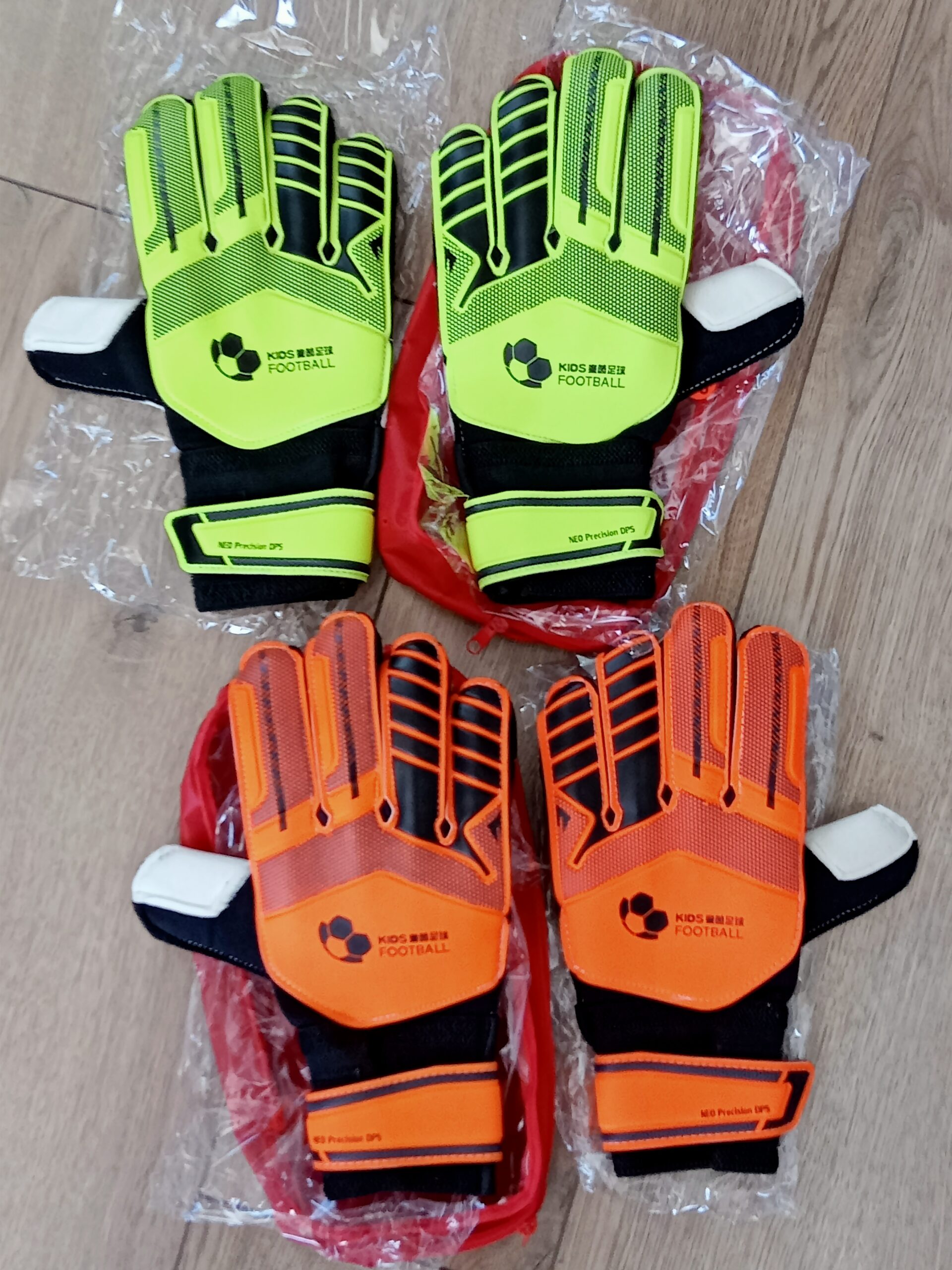 Рукавички воротарські "Ліга - спорт" дитячі, із захистом пальців (салатові)