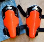 Щитки футбольні PM SP-Sport, розмір М, кольори в асортименті