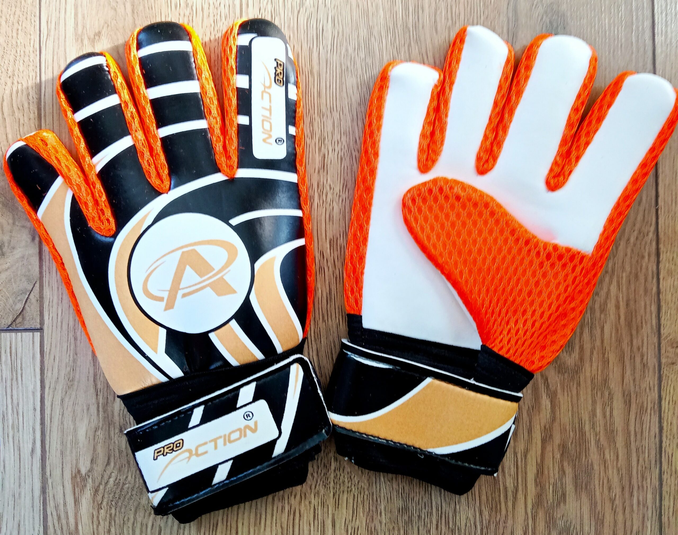 Рукавички воротарські Pro Action юніорські, розмір 5-7, колір - червоно-чорний