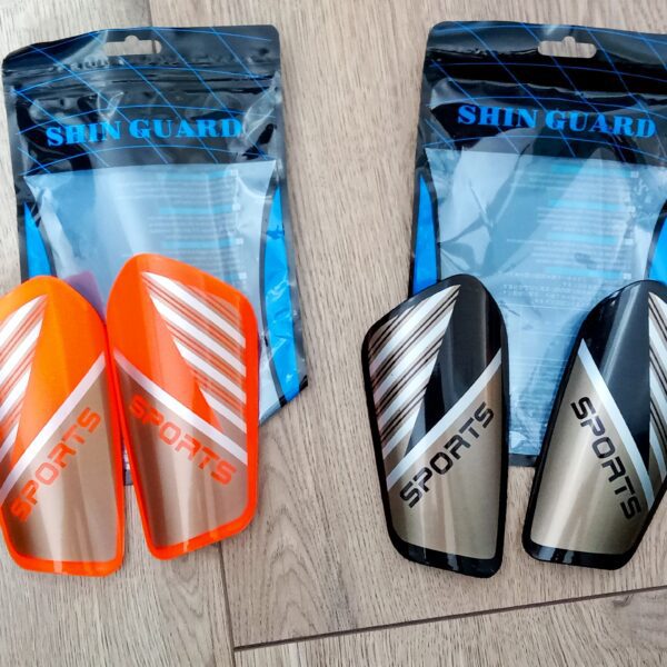 Щитки футбольні, розмір S, кольори в асортименті