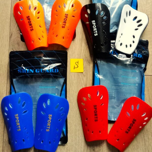 Щитки футбольні дитячі SPORTS, розмір S, кольори в асортименті