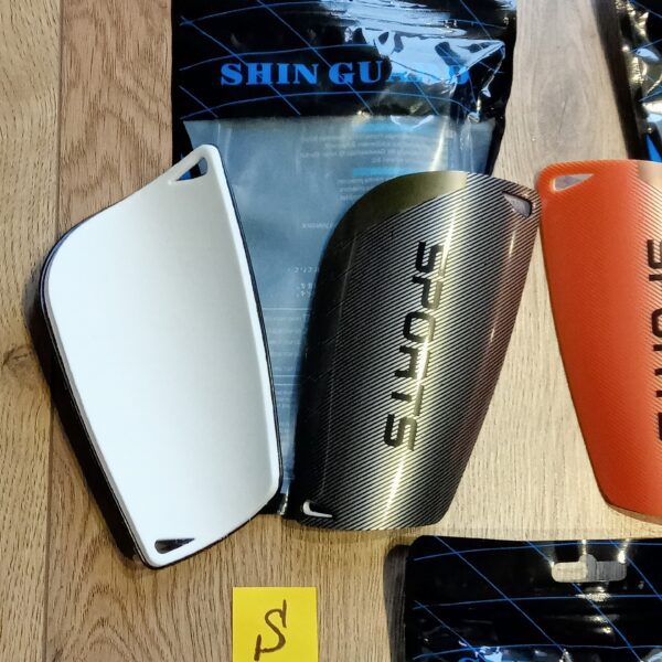 Щитки футбольные детские SPORTS, размер S, цвета в ассортименте