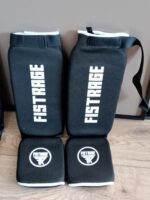 Защита голени и стопы с фиксатором FISTRAGE, размеры S-XL, цвет - чёрный