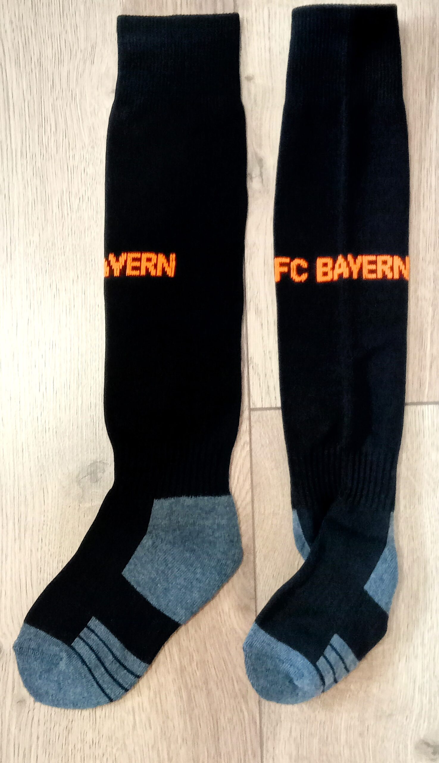 Гетри дитячі із символікою футбольного клубу AC MILAN HOME 2025, розмір 27-35, колір чорний