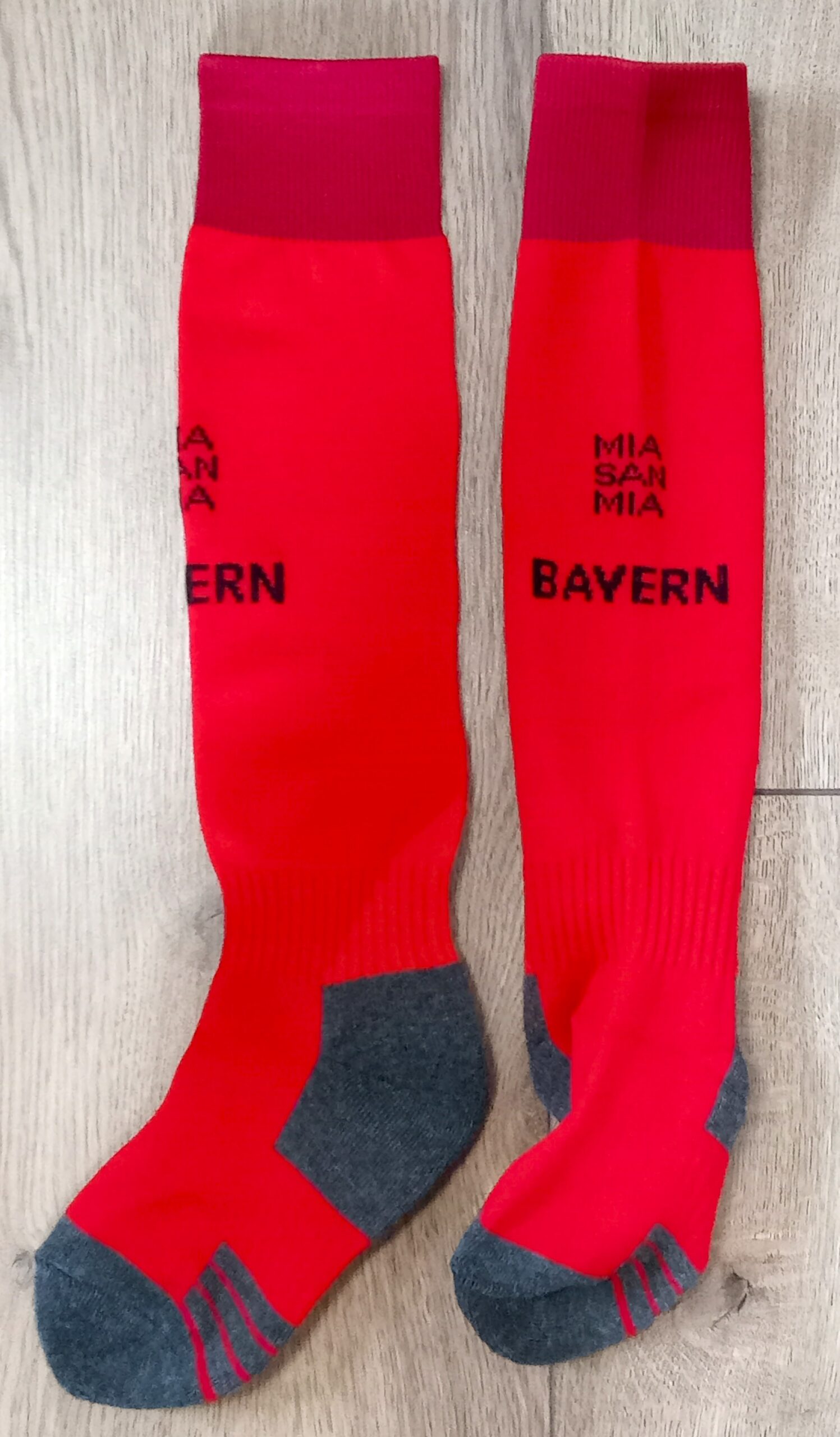 IMG20250311151349 Гетри дитячі із символікою футбольного клубу AC MILAN HOME 2025, розмір 27-35, колір чорний